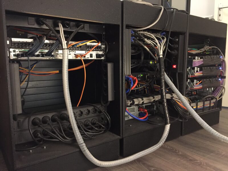 DIY Lab rack for network and server equipment - Networking, servers ...